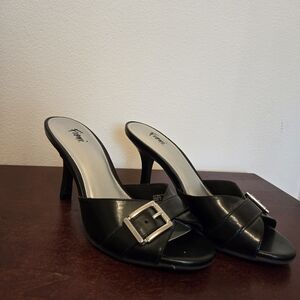 FIONI Clothing Black Heeled Sandals with Silver Buckle